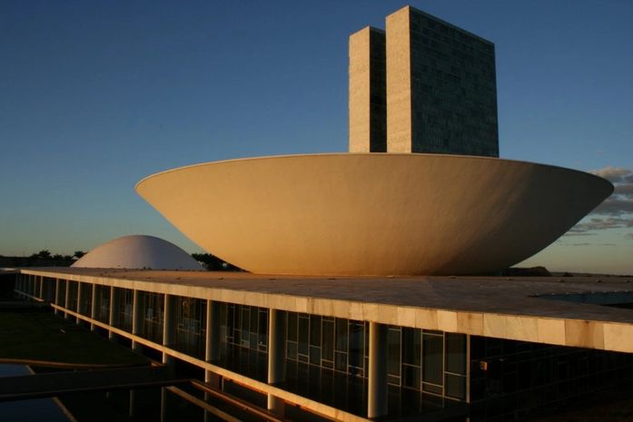 Câmara aprova R$ 9 bilhões de fundo extinto para o combate à Covid-19; Municípios podem receber cota-parte