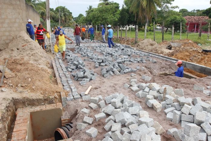 Obras no acesso à comunidade Cajazeiras estão avançadas