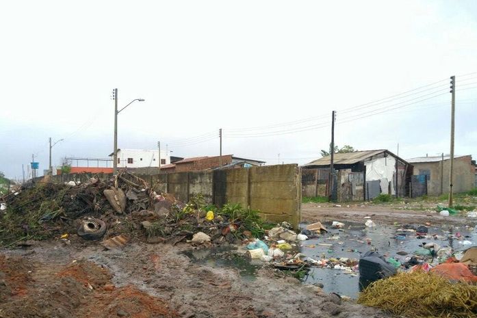 Denúncias levaram as equipes de fiscalização ao antigo lixão da capital