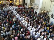 As missas em comemoração iniciaram as 6h da manhã deste domingo (27).