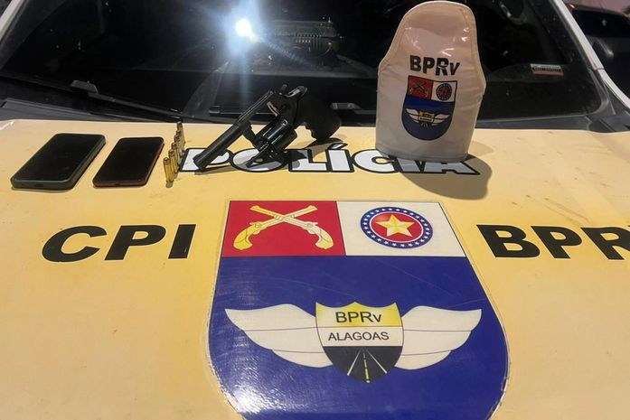 Revólver calibre 38 foi apreendido com um dos acusados na operação