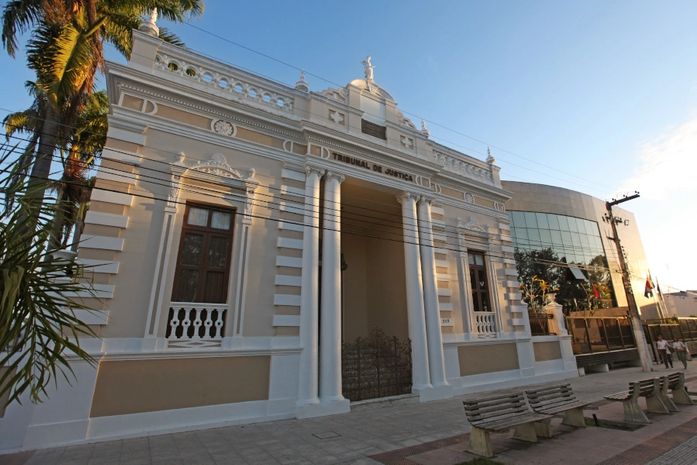 Acusado de matar namorada após boato de traição vai a júri