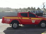 Bombeiros buscam adolescente que desapareceu no mar