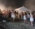 Jangada com fogos vira no mar durante réveillon em Maragogi e provoca explosões na areia