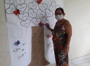 Idosas construíram a Árvore da Amizade
