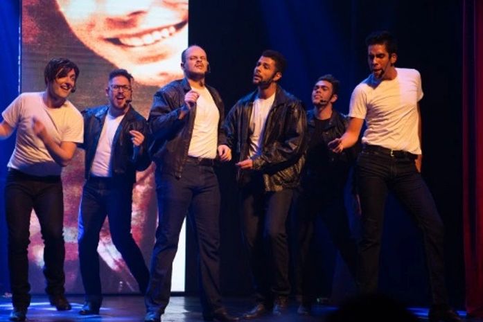 Musical “Embalos de Sábado à Noite” é atração em Maceió, em março