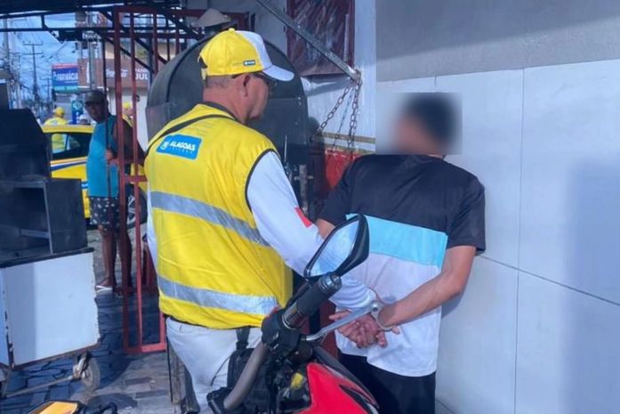 Homem é preso após fugir de bar sem pagar e ameaçar do Ronda no Bairro