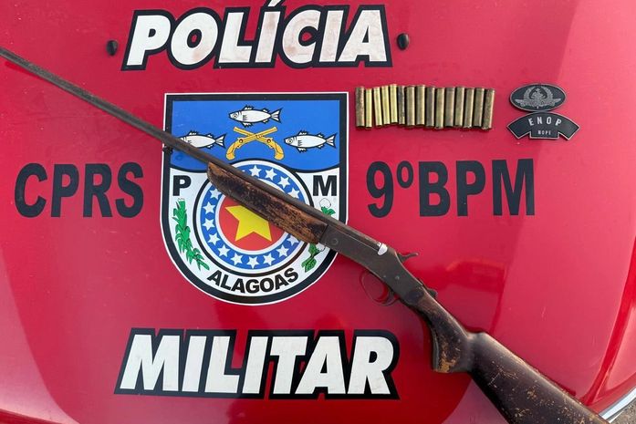 Homem é preso suspeito de ameaçar esposa com espingarda