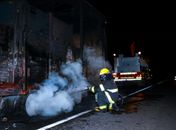 Carreta que seguia viagem para Pernambuco sofre incêndio no município de Canapi