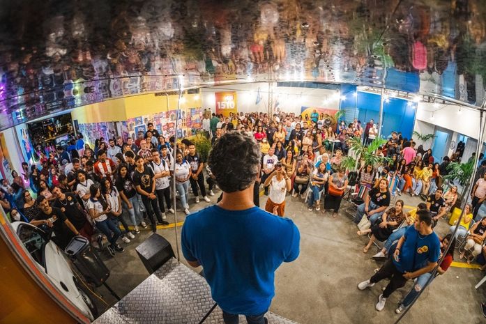 Abertura de comitê de Rafael Brito reúne centenas de pessoas na Fernandes Lima
