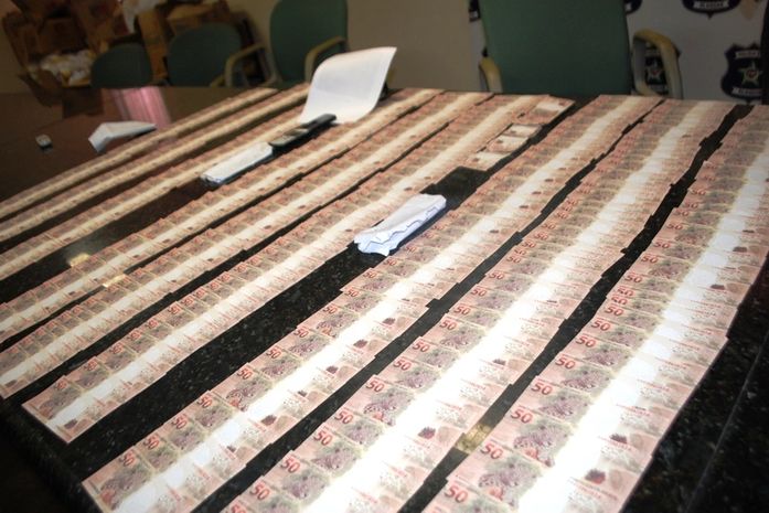 Cédulas falsas apreendidas