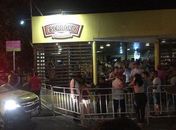 Vídeo: Show musical em choparia de Arapiraca termina em quebra-quebra