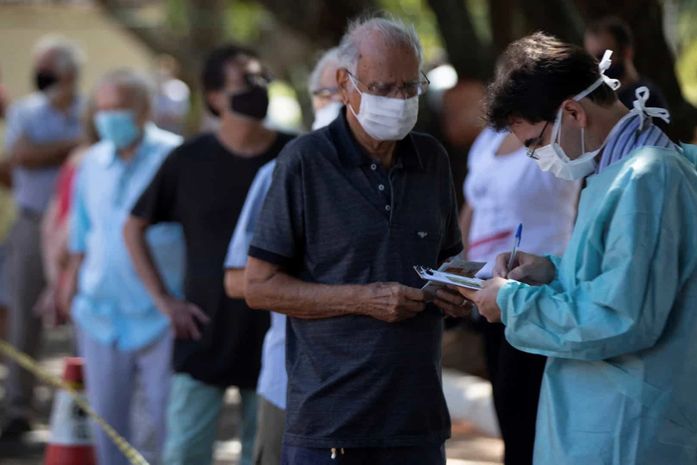 Sobe para cinco número de estados brasileiros recolher obrigatório