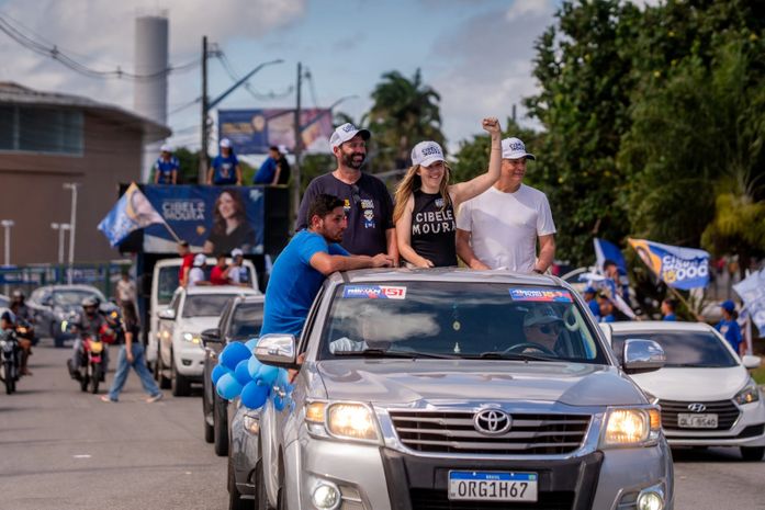 Cibele Moura reúne centenas em carreata no Benedito Bentes e lota evento em União dos Palmares
