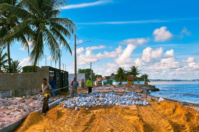 Barra de Santo Antônio: Revitalização do Calçamento à Beira-Mar na Ilha da Croa