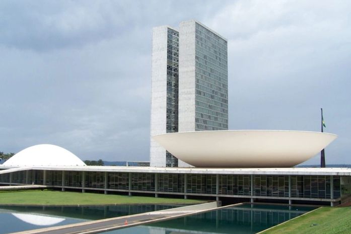 Procuram-se candidatos a senador golpista