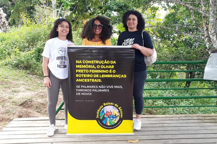 Morando em Portugal, o sonho de Angeline era que a filha conhecesse, in loco,a história do Quilombo dos Palmares. Graças ao apoio da deputada, Jó Pereira, aconteceu. Salve!
