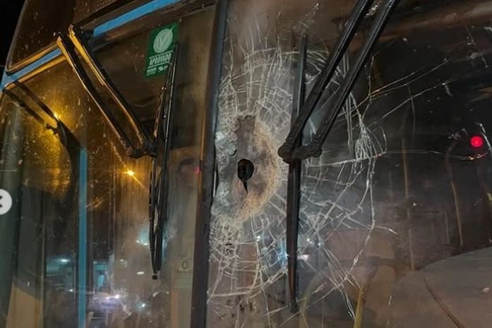 Torcedores do CSE são atacados com pedras e bombas caseiras durante trajeto em Arapiraca