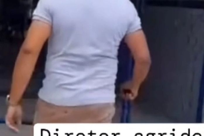 ‘Ado-ado queremos ar condicionado- livre’ manifestação de estudantes é interrompida por atitude 'acalorada' de diretor-policial da escola estadual a estudantes. Ôxe!