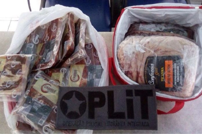 Material apreendido com as acusadas