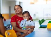 “Dá pra sentir que tem o aconchego de casa”, conta mãe sobre a nova creche na Cidade Universitária
