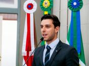 Após Lula sancionar proibição da linguagem neutra, Caio Bebeto ironiza: “A turminha do ‘todes’ vai ficar de fora”