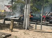 Moradores bloqueiam BR-104 durante protesto contra falta de água na parte alta; veja vídeo