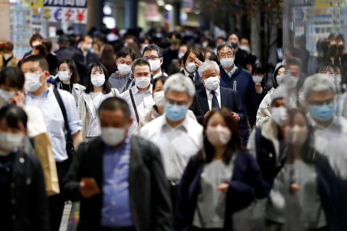 Recorde de casos leva Tóquio a adotar alerta máximo contra covid-19