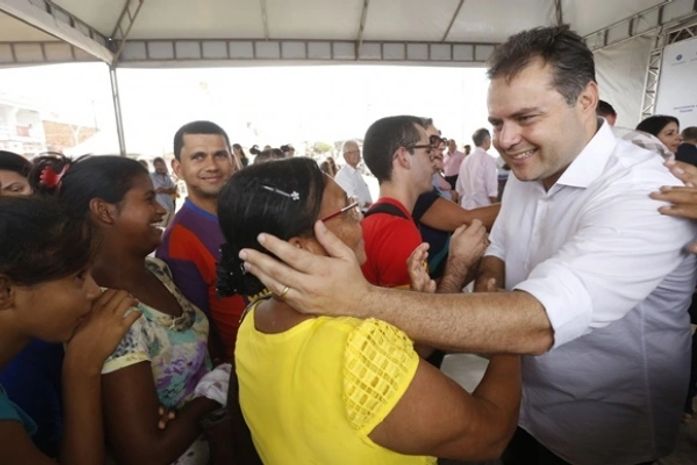 “Essas estradas, reunidas, serão o maior conjunto de investimentos num só governo na região Norte”, diz o governador.