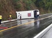 Morre no HGE a terceira vítima de acidente entre micro-ônibus e carro de passeio na BR-104