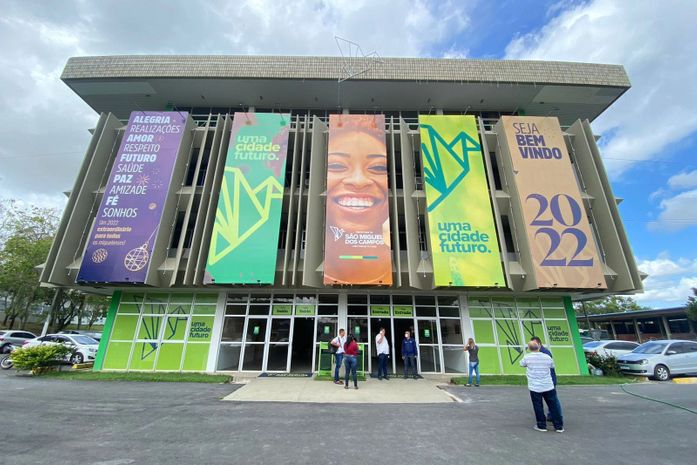 Antes da última quinta do mês: Prefeito George Clemente anuncia pagamento de todos os servidores públicos
