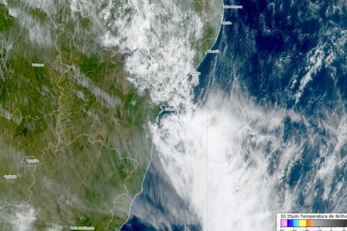 Defesa Civil alerta para chuvas fortes com trovoadas no fim de semana em AL