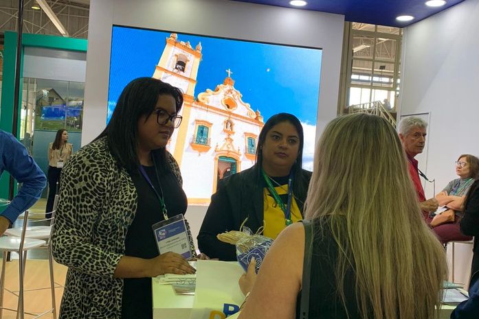 Belezas de Porto de Pedras atraem agentes de turismo na Festuris 2022