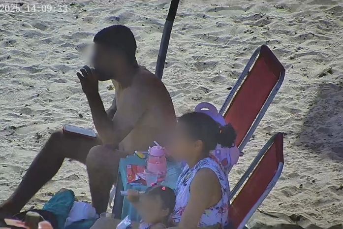 Foragido da Justiça é preso fumando maconha na orla de Ponta Verde