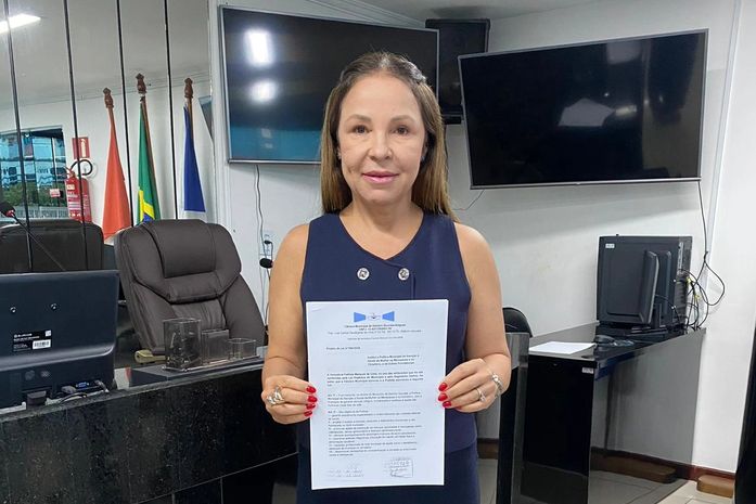Um marco para Delmiro: Câmara aprova projeto de Fabiola Marques sobre Saúde da Mulher na menopausa