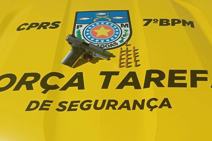 Polícia Militar apreende duas armas de fogo e 336 porções de drogas em ações no Sertão