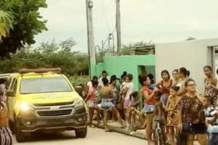 Três aparelhos de TV e dois celulares foram levados da residência.