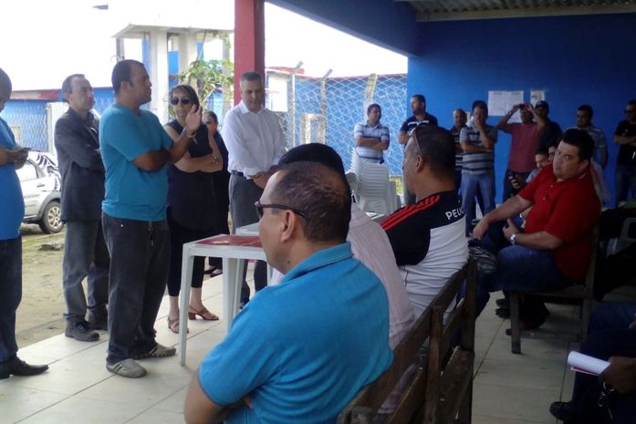 Reunião com agentes penitenciários