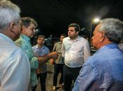 Marcelo Palmeira vistoria a ilumincação de LED em Jaraguá