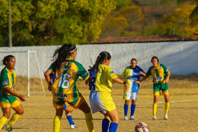 Trajetória de garra e determinação marca o futebol feminino girauense durante a Copa Rainha Marta