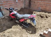 Moto roubada é encontrada enterrada no quintal de casa em interior de Alagoas