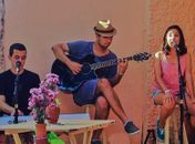 A Bandinha faz ‘lounge music’ de MPB no restaurante Comedoria