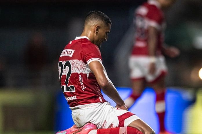 CRB sofre gol no fim e perde para o Coritiba no Rei Pelé

