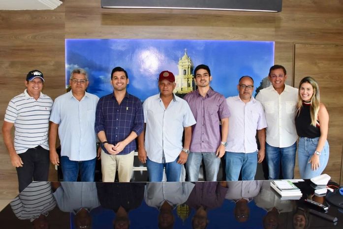 Júnior Valença, Zé da Galera, Prefeito Rodrigo, Marcos Diniz, Henrique Diniz, Glênio, Neno da Laje e Ângela Vanessa.