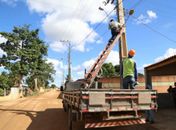 Cajarana em Arapiraca recebe serviços de iluminação após 30 anos de espera