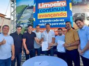 Prefeitura de Limoeiro de Anadia realiza caravana de inaugurações com entrega de rodovia e anúncio de novas obras