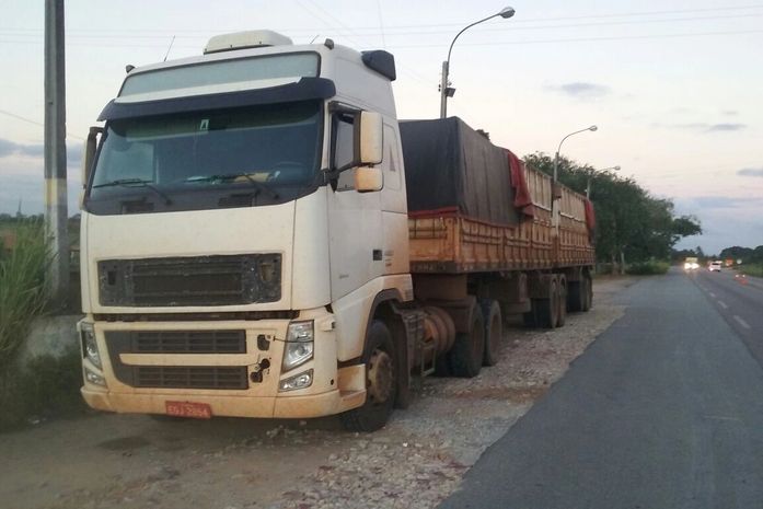 PRF apreende mais de 47.500 maços de cigarros