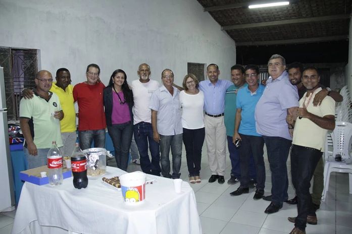 Prefeita Eliza Alves se reúne com membros do PC do B em Rio Largo