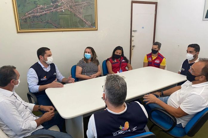 Deputado Galba Novaes se reúne com secretário da saúde e garante doses extras de vacinação para os profissionais da atenção básica do município de Anadia