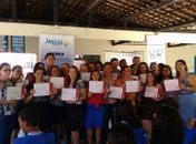 Prefeitura e Instituto Alfa e Beto entregam tablets a estudantes de Jequiá da Praia